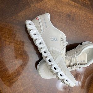 Cloud 5 Running shoes